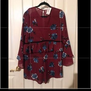 Gianni Bini Floral Short Romper Sz. L